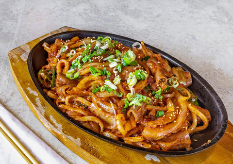 Stir-fried Beef Tripe & Veggi, Noodles with Spicy Sauce 곱창볶음