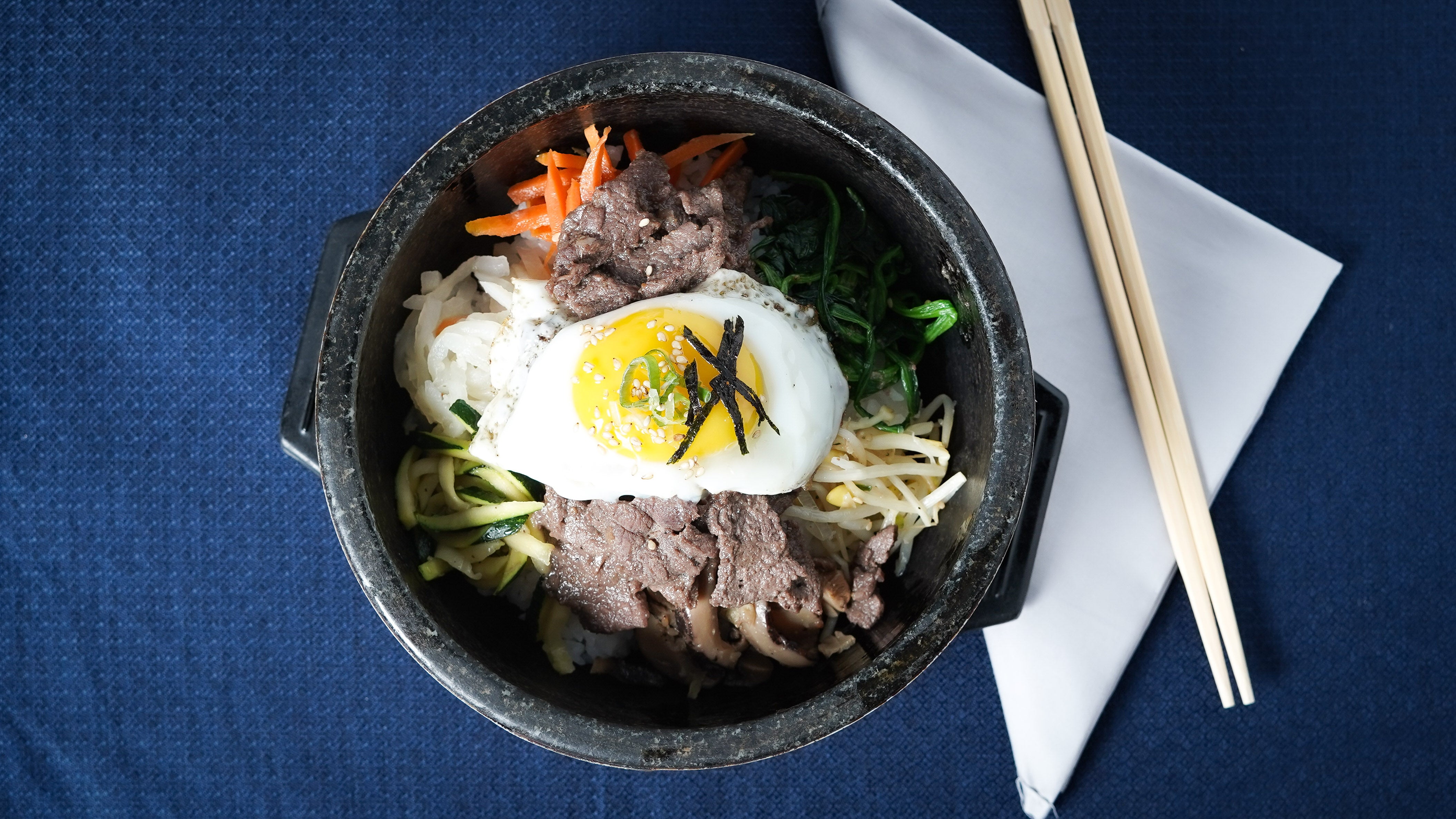Bulgogi Dolsot Bi Bim Bap<br>불고기 돌솥 비빔밥
