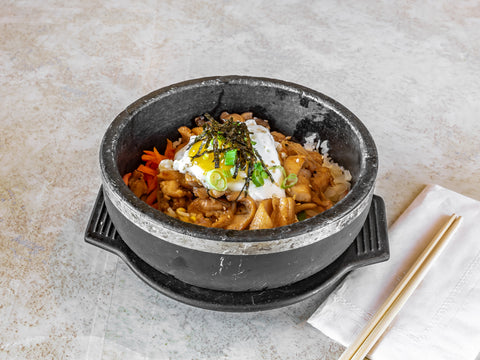 Chicken Dolsot Bi Bim Bap<br>치킨 돌솥 비빔밥